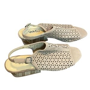 Vaneli Calynn Brown Tan Suede Leather Open Toe Ankle Strap Shoes Chunky Heel 8